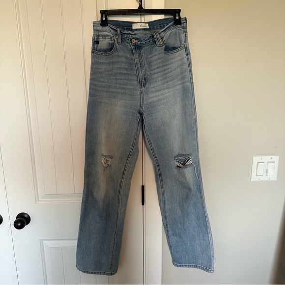 KanCan jeans with asymmetrical button - Picture 2 of 3